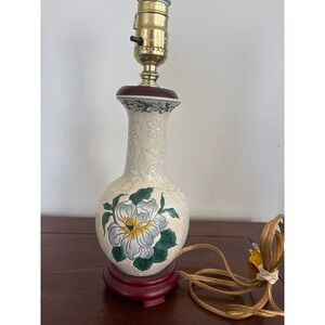 Vintage 1995 CBK Ltd Floral Ceramic Table Lamp Chinoiserie Burgundy Base 12in